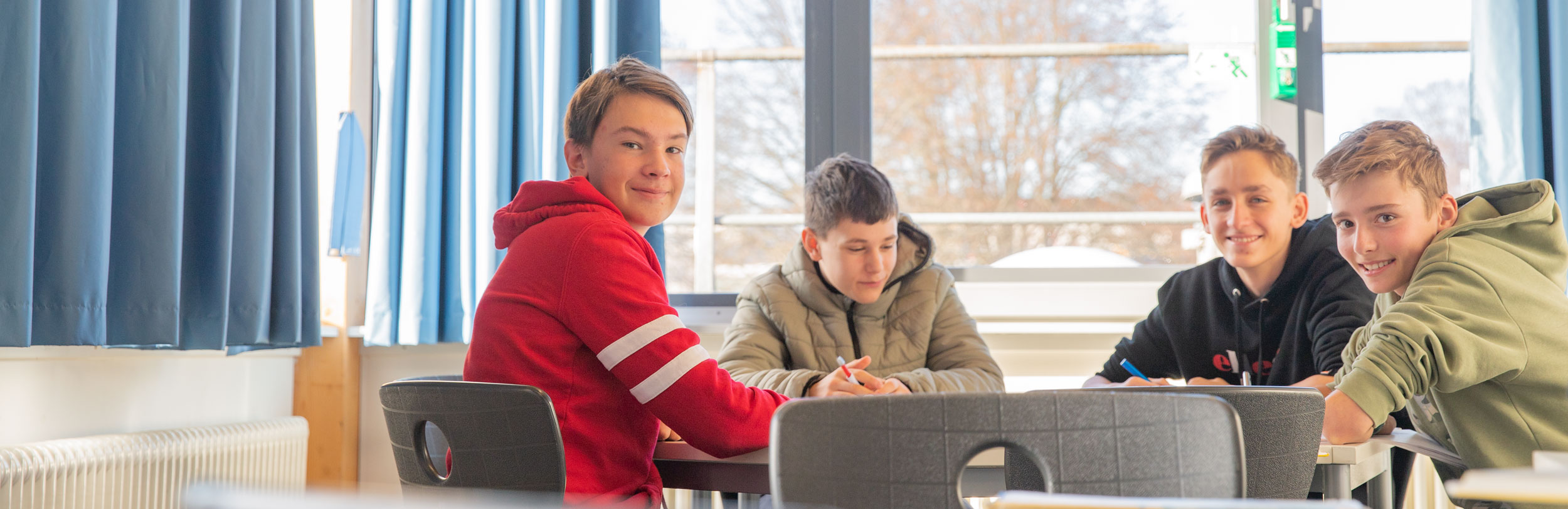 Schüler lernen gemeinsam