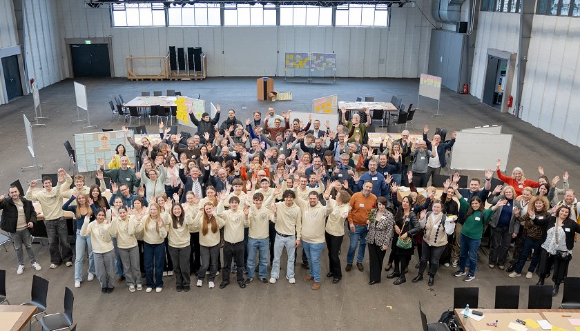 Mehrere Lehrkräfte und Schülerinnen und Schüler des Fürstenberg-Gymnasiums nahmen am 9.2.2026 am Fachtag „Demokratie an Schulen entlang der Donau“ teil.