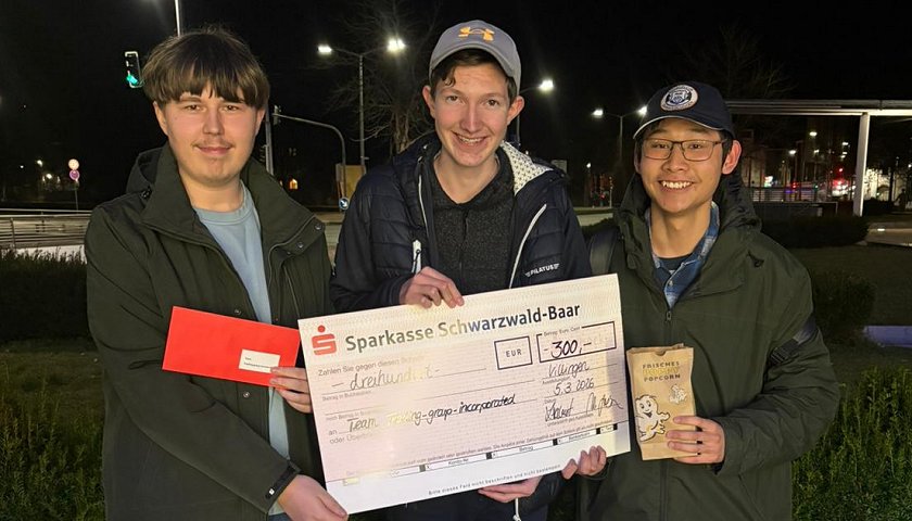 Die Freude beim Sieger-Team ist groß (von links): Gabriel Winker, Roman Knappe und Thomas Le