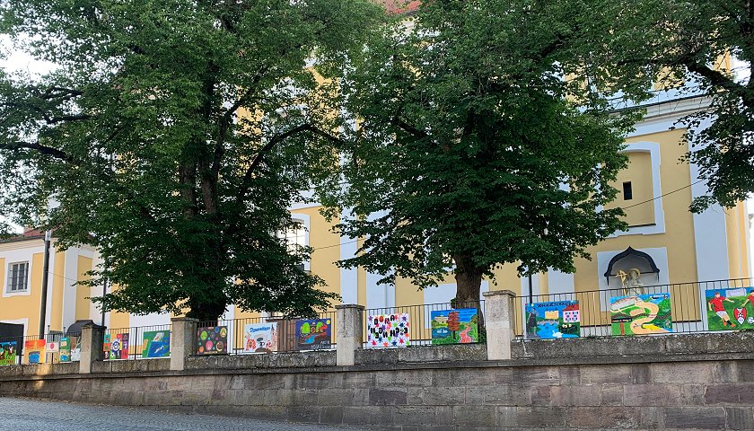 Beiträge Donaueschinger Gymnasiasten, wie sie ihre Stadt künstlerisch empfinden.