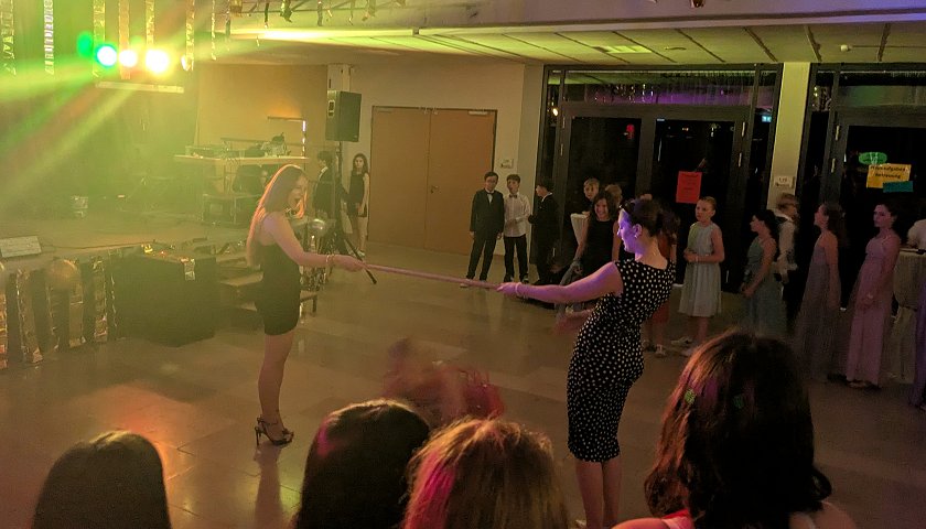 Penneball der SMV 2026: Limbotanz in der Aula
