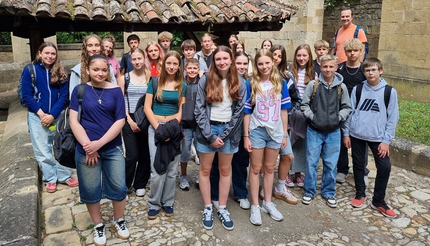 Millau-Austausch 2026: Gruppenfoto der Schülerinnen und Schüler