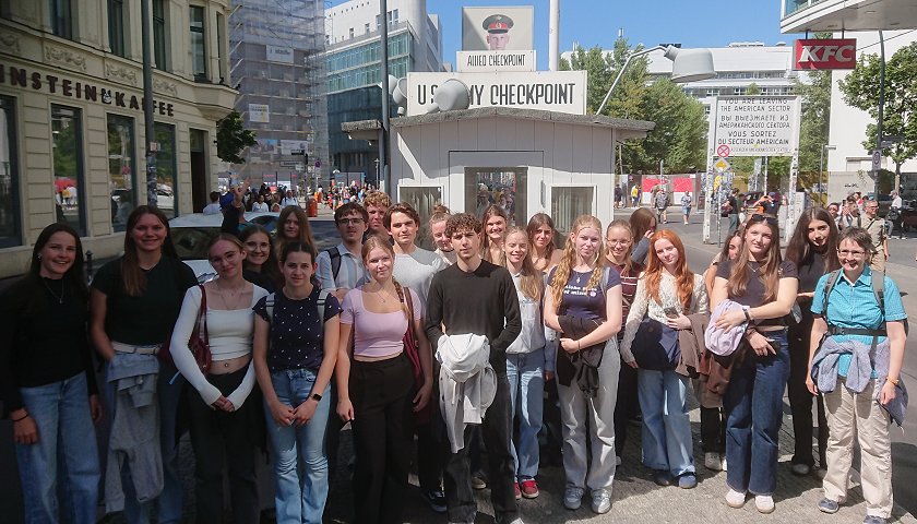 Studienfahrt der KS1 nach Berlin 2026: Checkpoint Charlie